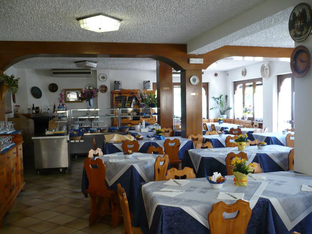 Hotel Mirella 3*